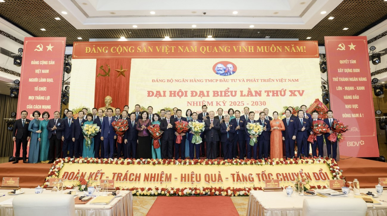 Lãnh đạo bằng nghị quyết, quản trị bằng con số - Kỳ 1: Từ nghị quyết đến con số: lớn về quy mô, cần vững về nền tảng